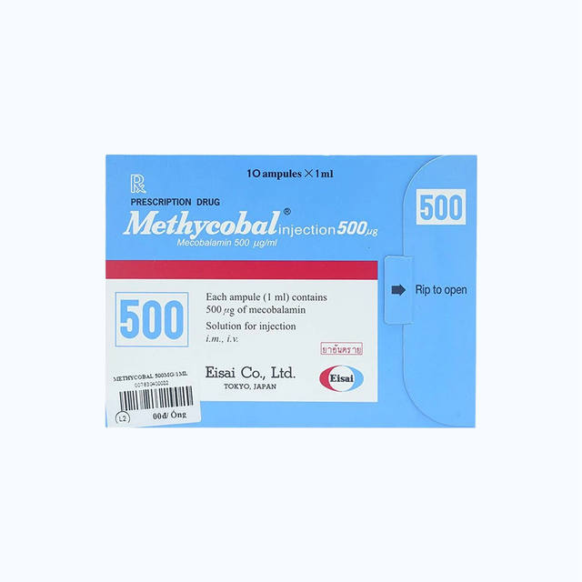 Nhân viên y tế hướng dẫn liều dùng và cách dùng của Methylcobalamin phù hợp với thể trạng người bệnh 