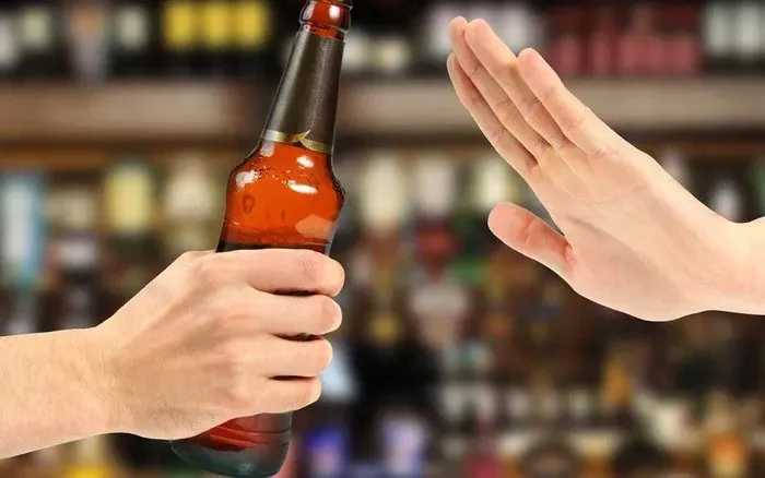 Thăm khám bác sĩ là cách tốt nhất để xác định nguyên nhân và điều trị rong kinh triệt để
