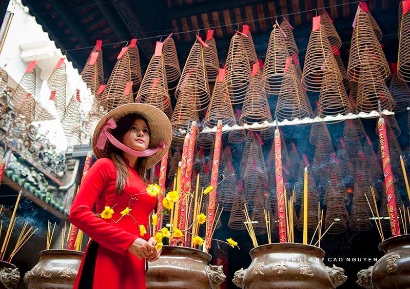 Lựa chọn trang phục kín đáo và đảm bảo vệ sinh khi đi lễ chùa
