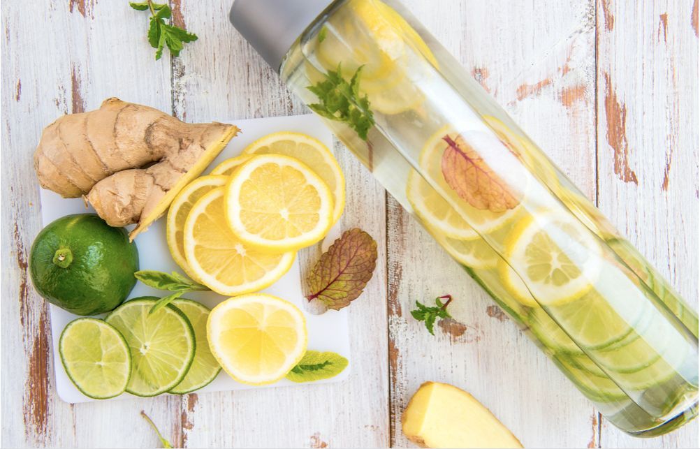 Top 6 c&aacute;ch l&agrave;m detox chanh gừng đơn giản v&agrave; hiệu quả cho sức khỏe to&agrave;n
