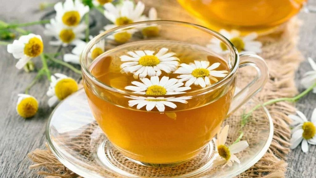 Trà hoa cúc sử dụng trong chăm sóc sức khỏe hằng ngày