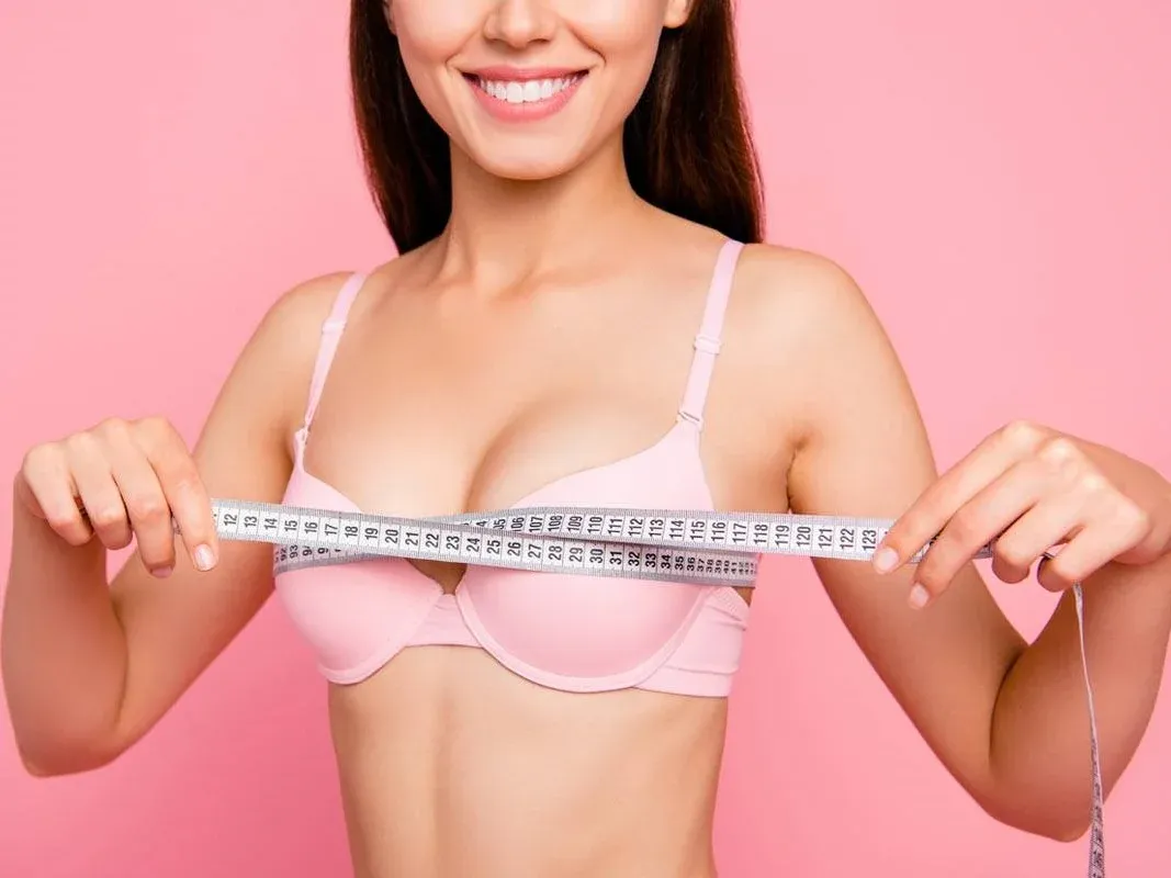 Để duy trì vòng ngực săn chắc và đầy đặn, tập luyện thường xuyên và chế độ dinh dưỡng hợp lý là yếu tố không thể bỏ qua.