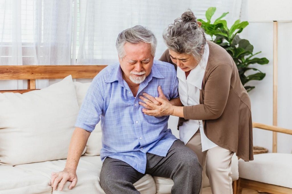 Tái khám định kỳ là cơ hội để bác sĩ chỉnh liều thuốc và tầm soát sớm các dấu hiệu tai biến tái phát