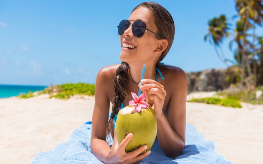 Nước dừa là nguồn cung cấp kali dồi dào giúp bảo vệ hệ thống mạch máu luôn bền bỉ 