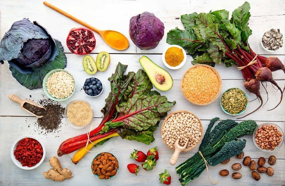 Bổ sung rau xanh và trái cây giúp bảo vệ tế bào gan khỏi các tổn thương 