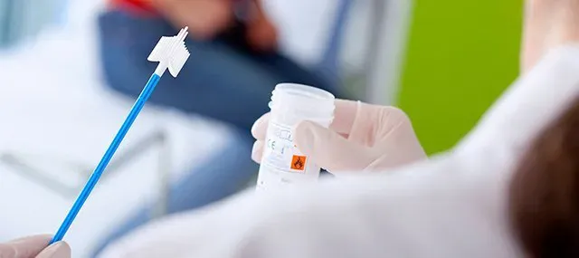 Hình minh họa tầm soát virus HPV tại trung tâm tiêm chủng để chủ động bảo vệ sức khỏe