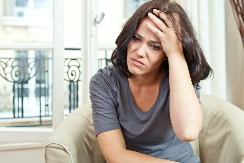 Rối loạn nội tiết tố là nguyên nhân chính khiến chu kỳ kinh nguyệt kéo dài