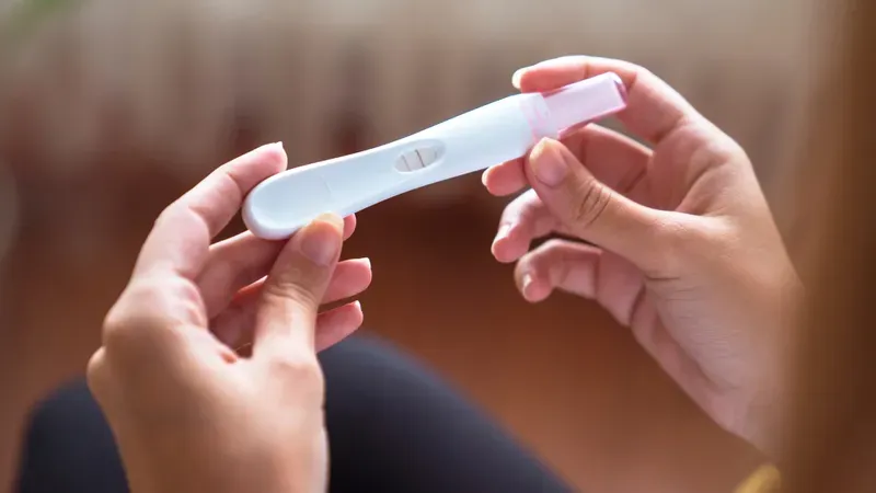 Cảm giác buồn nôn, mệt mỏi thường xuyên xảy ra có thể là dấu hiệu mang thai