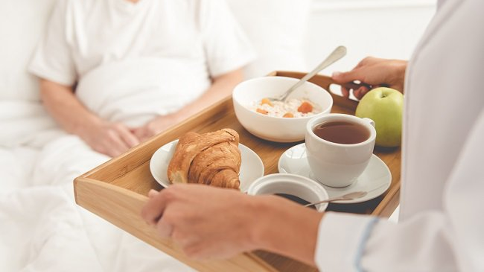 Chăm sóc và bổ sung dinh dưỡng phù hợp hỗ trợ cơ thể trong quá trình hồi phục Phẫu thuật 