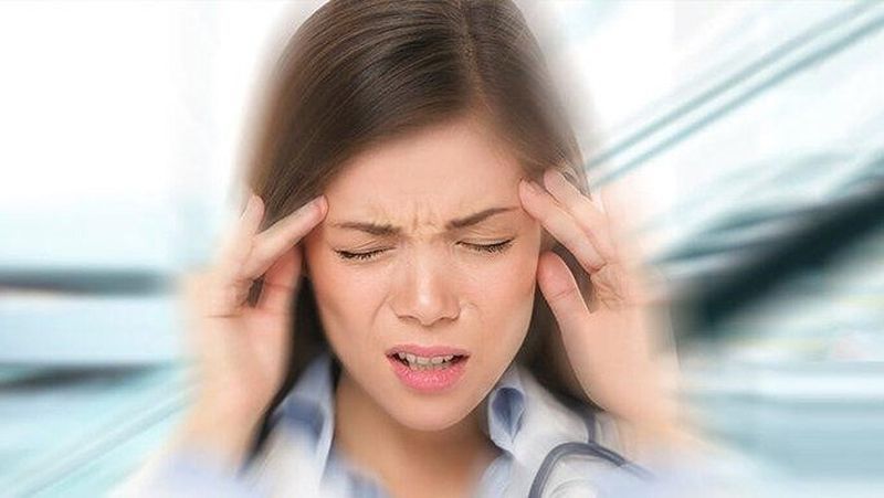 Theo dõi huyết áp thường xuyên để duy trì huyết áp ổn định