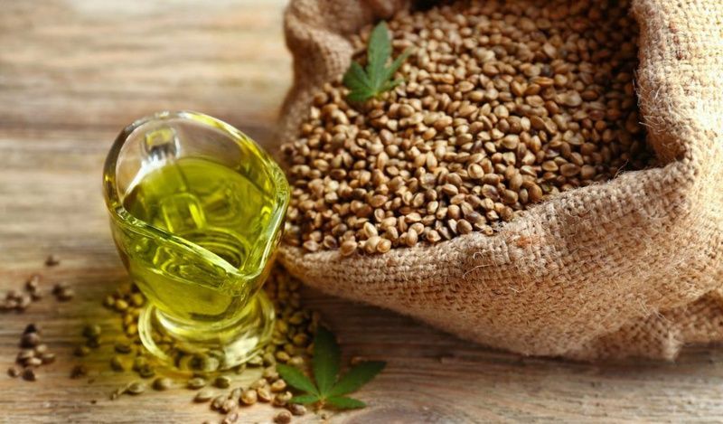 Cần bảo quản hạt gai dầu trong hũ kín để tránh hiện tượng oxy hóa dầu béo (Nguồn: Sưu tầm)