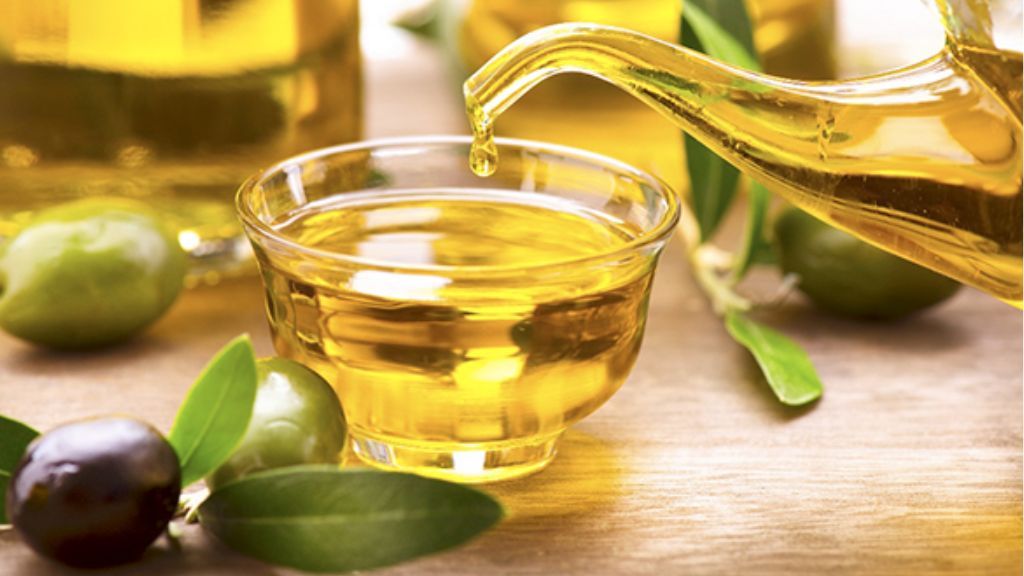 Tinh dầu màng tang là liệu pháp hỗ trợ giải cảm và an thần hiệu quả (Nguồn: Sưu tầm)