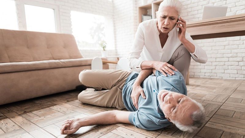 Hình minh họa sử dụng thuốc kết hợp thay đổi lối sống giúp kiểm soát huyết áp hiệu quả.