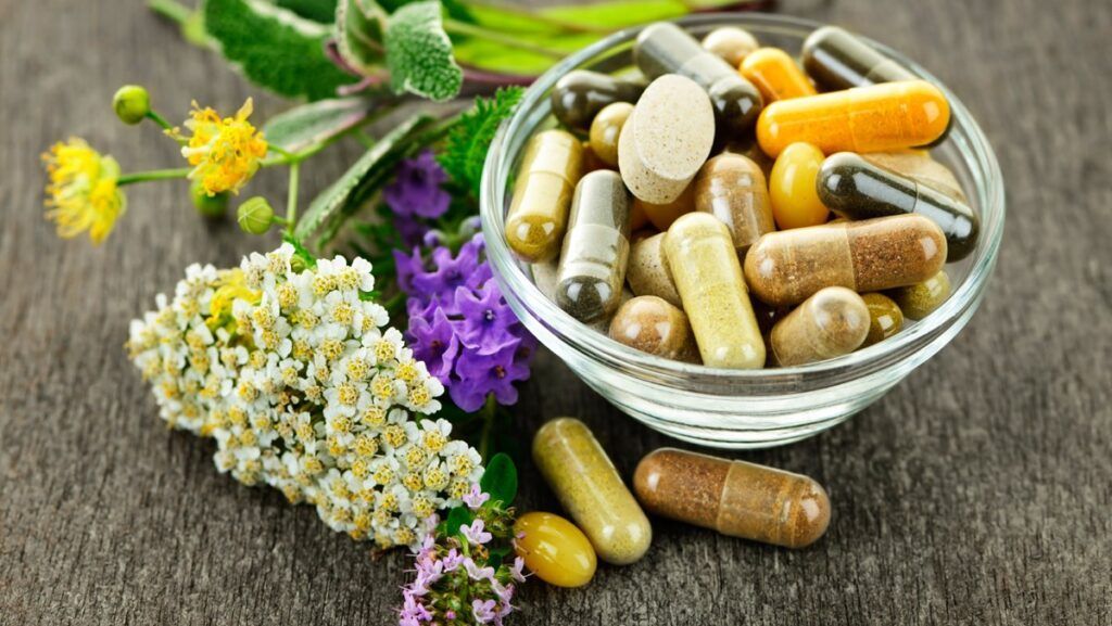 Việc thăm khám y khoa là bước quan trọng để bác sĩ xác định xem cơ thể bạn có thực sự cần đến thuốc bổ gan hay không