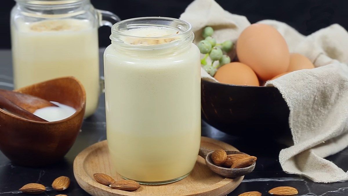 Cấp ẩm tối ưu với mặt nạ lòng đỏ trứng gà và sữa tươi