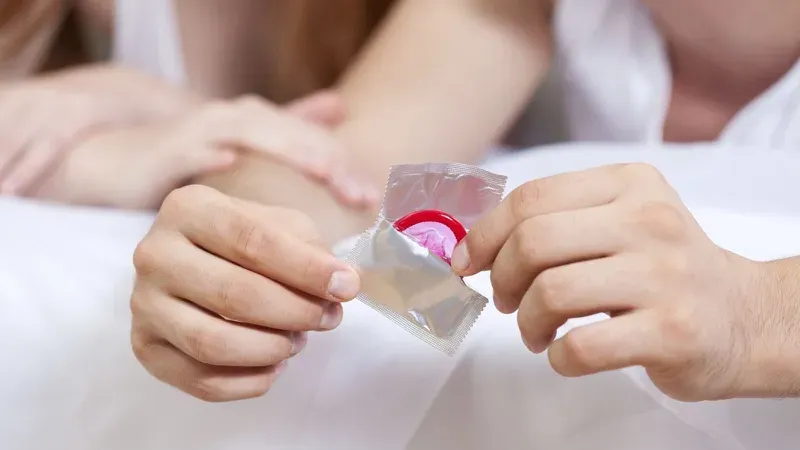 Sử dụng bao cao su là biện pháp bảo vệ đơn giản và hiệu quả