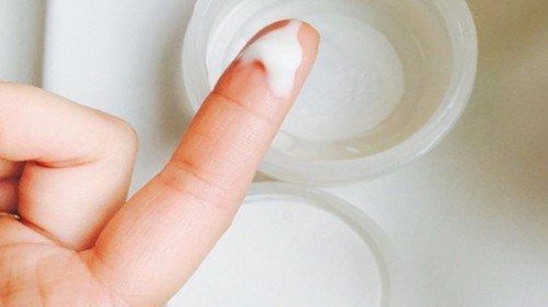 Kiểm tra xem có phải loại nước giặc còn dịch nhầy trên đồ lót