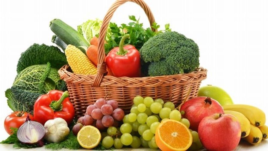 Hình minh họa hãy ưu tiên thực phẩm tươi sống và chế biến đơn giản để bảo vệ đại tràng 