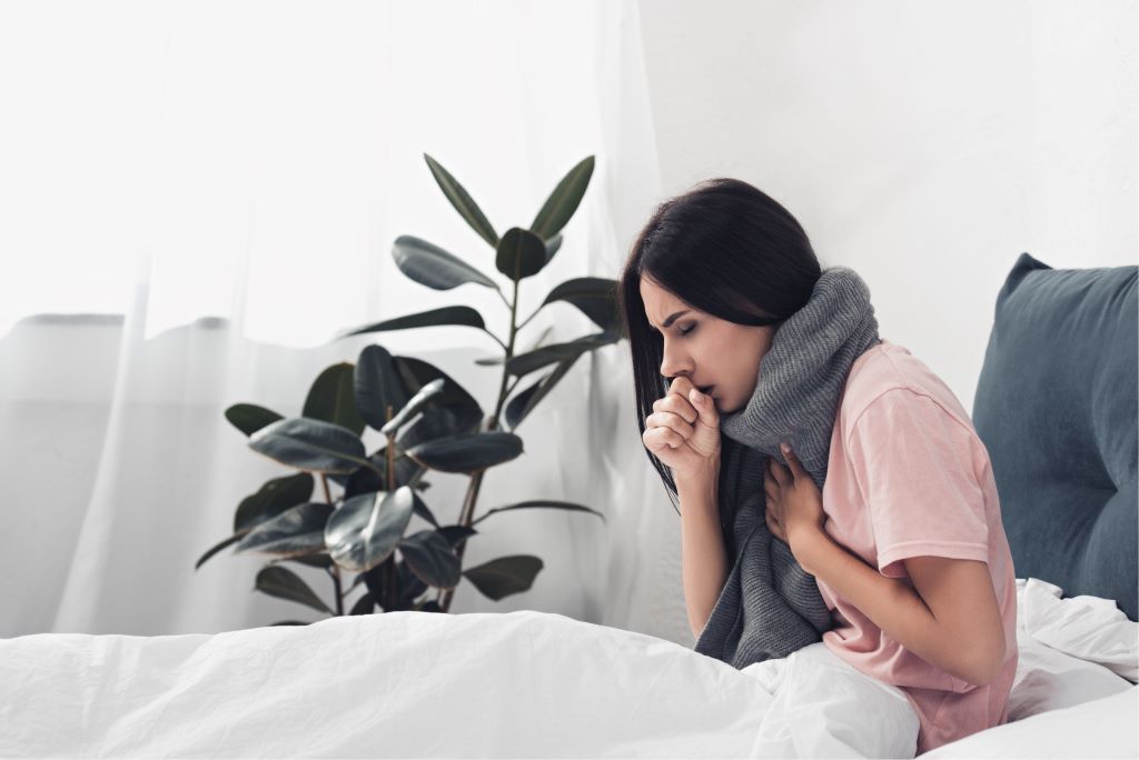 Hình minh họa trào ngược dạ dày sau sinh gây khó chịu và ảnh hưởng giấc ngủ mẹ bỉm