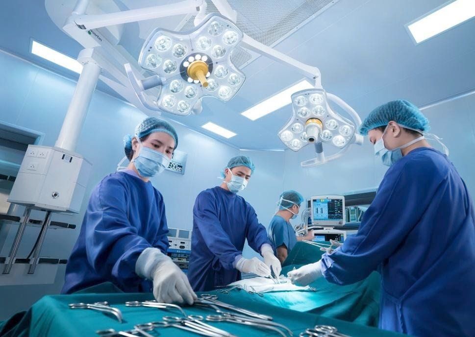 Phẫu thuật kết hợp hóa trị là nền tảng trong điều trị ung thư buồng trứng 