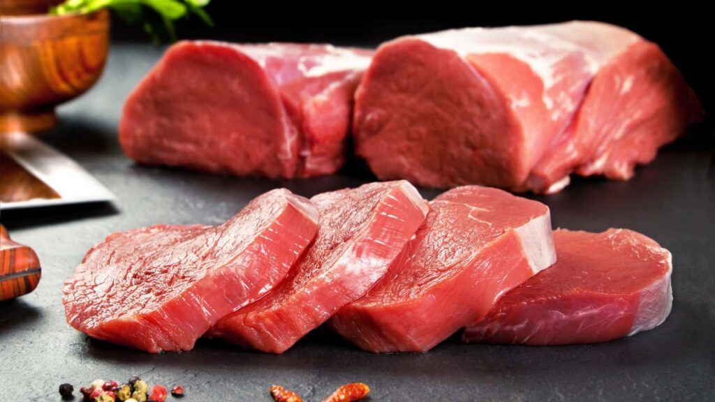 Thịt bò cung cấp sắt và protein giúp bệnh nhân phục hồi thể lực nhanh chóng