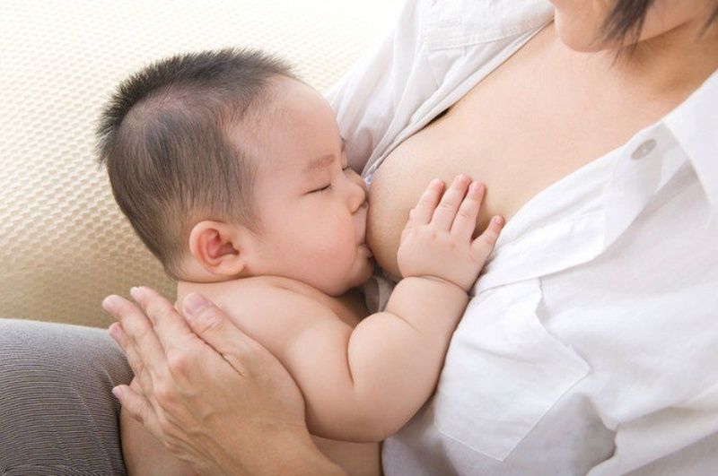 Tư vấn chuyên khoa giúp mẹ hiểu rõ giá trị của từng giọt sữa dành cho con 