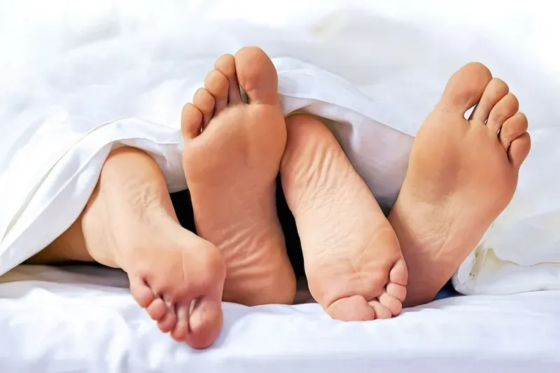 Quan hệ bằng miệng không an toàn tiềm ẩn nguy cơ lây nhiễm các bệnh phụ khoa và vòm họng