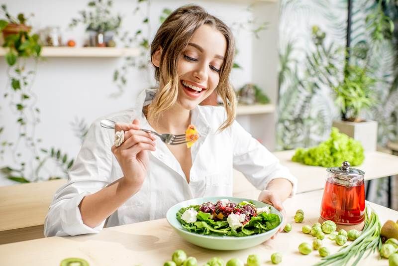 Chăm sóc sức khỏe tốt giúp phụ nữ tự tin hơn trong mọi hoạt động hàng ngày 