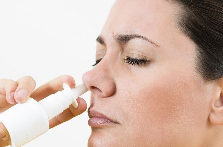 Hãy tuân thủ kỹ thuật xịt mũi đúng cách để tối ưu hiệu quả điều trị