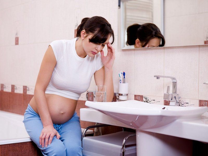 Hình minh họa sự thay đổi thói quen tiểu tiện ở nữ giới khiến nhiều người thắc mắc đi tiểu buốt có phải mang thai không