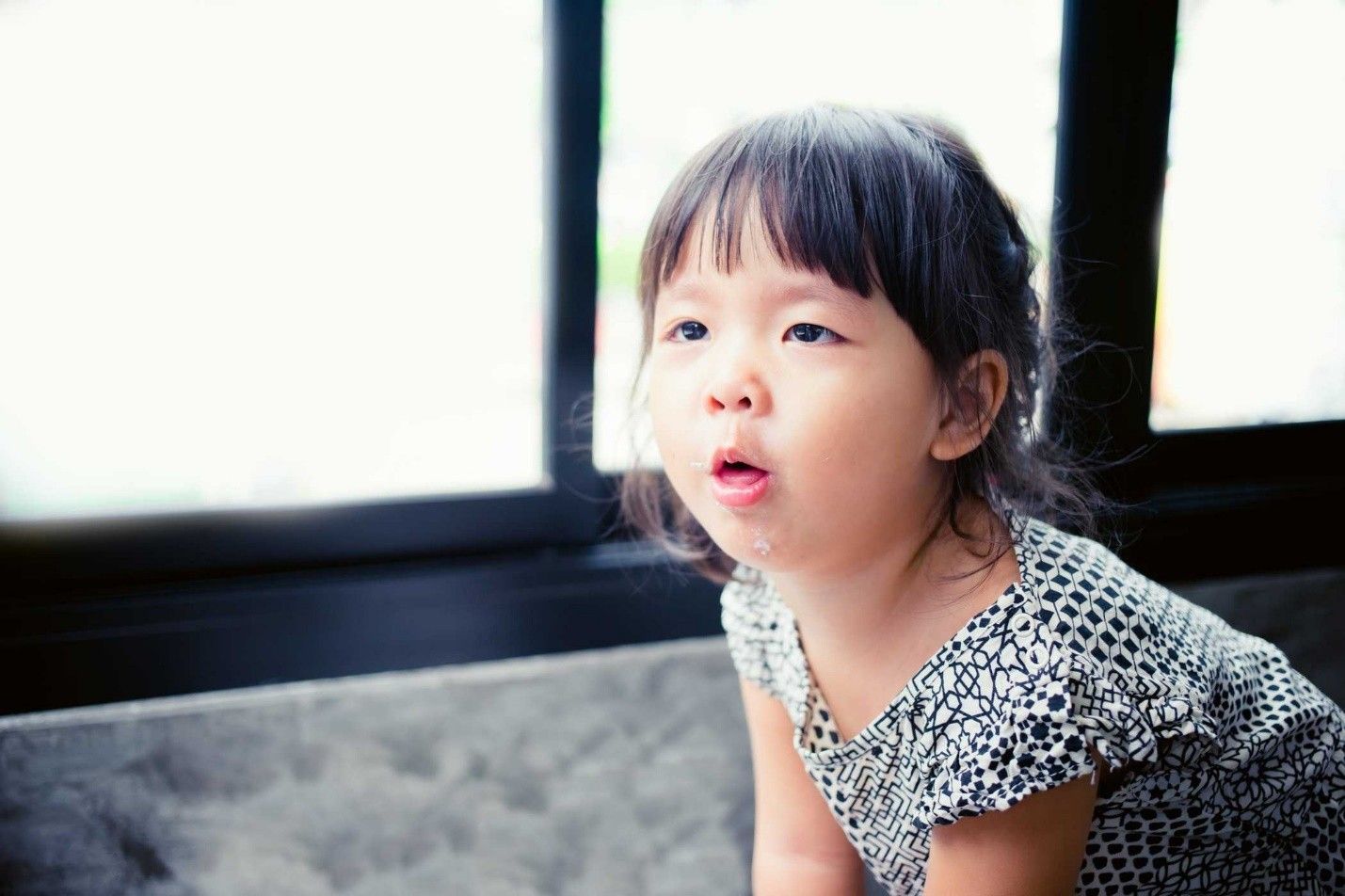 Người dùng cần lưu ý ngưng sử dụng sản phẩm nếu xuất hiện tình trạng mẩn ngứa ngoài da 