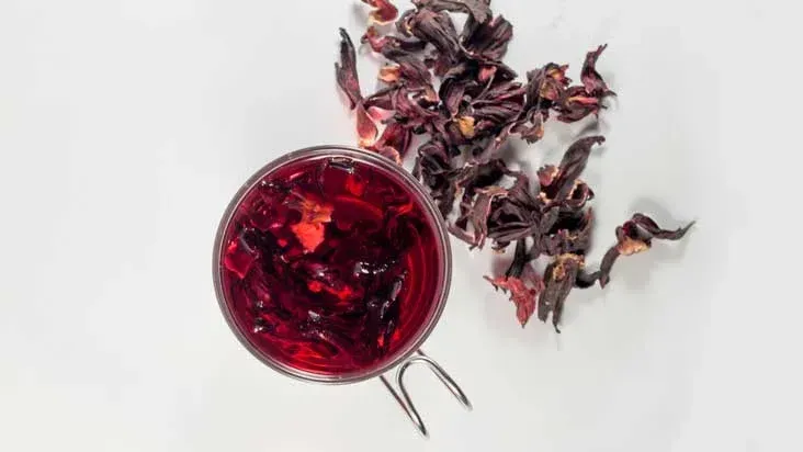 Trà hibiscus là thức uống lý tưởng giúp ổn định huyết áp và thanh lọc cơ thể (Nguồn: Sưu tầm)