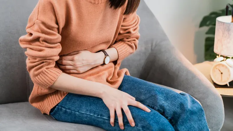 Căng thẳng kéo dài là một trong những thủ phạm thầm lặng khiến chu kỳ kinh nguyệt bị rối loạn