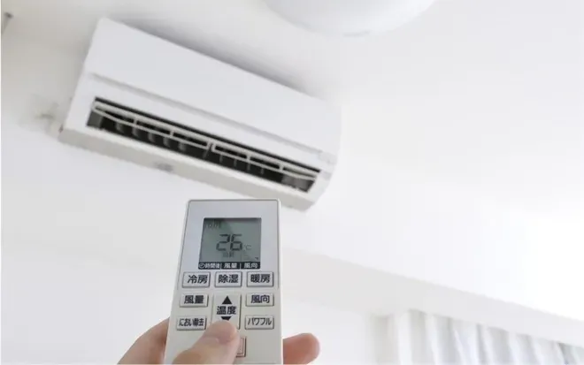Ra vào phòng máy lạnh sai cách dễ gây sốc nhiệt.