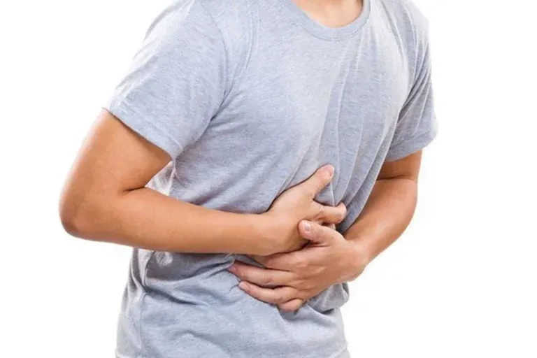 Cần đặc biệt lưu ý thời điểm ăn sữa chua để tránh kích phát các cơn đau bụng dữ dội tại vùng thượng vị. 
