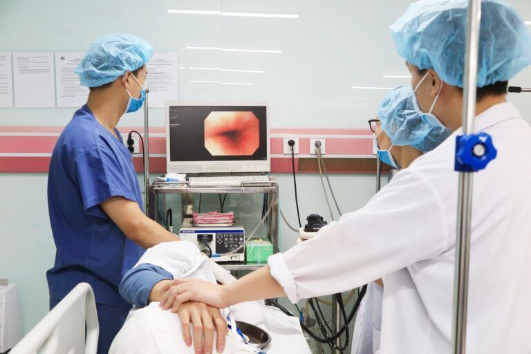 Phẫu thuật nội soi là phương pháp phổ biến giúp bệnh nhân nhanh hồi phục 