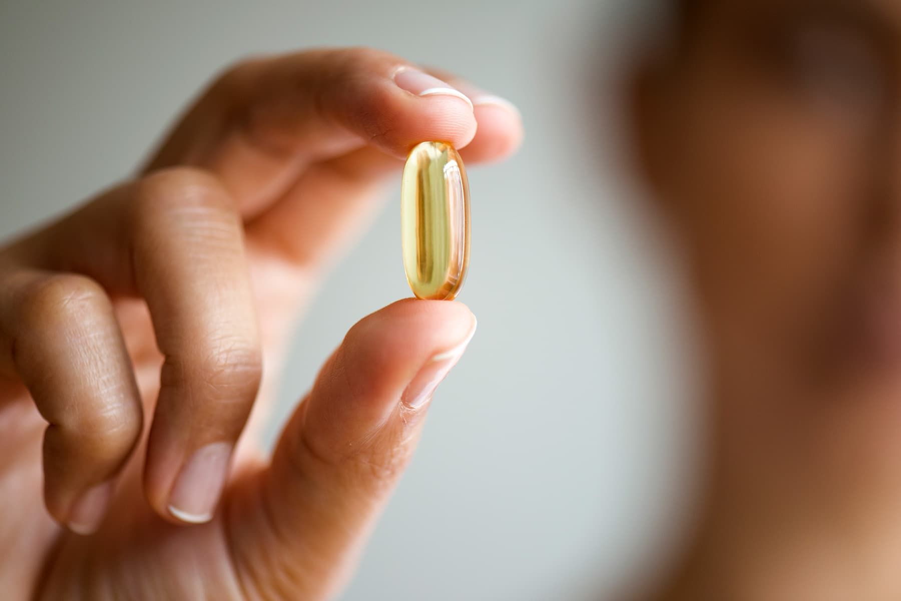 Vitamin E đóng vai trò thiết yếu trong việc hỗ trợ sức khỏe sinh sản cho cả hai giới
