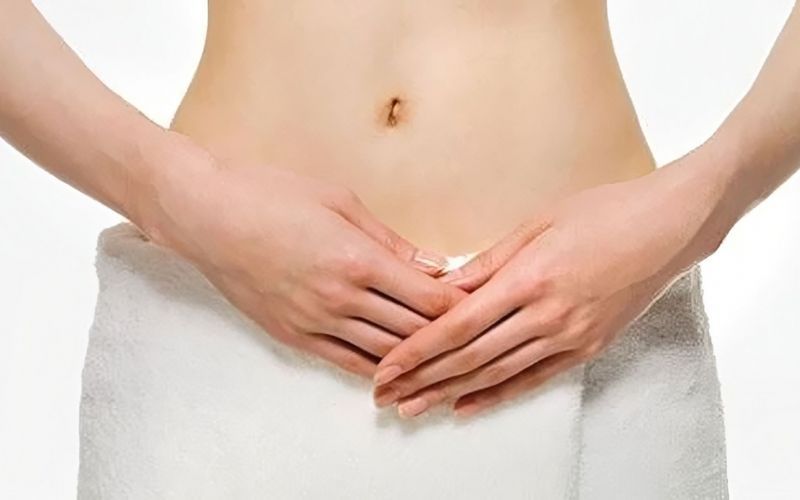 Đau bụng kinh sinh lý bình thường thường tập trung chủ yếu ở vùng trung tâm dưới rốn 