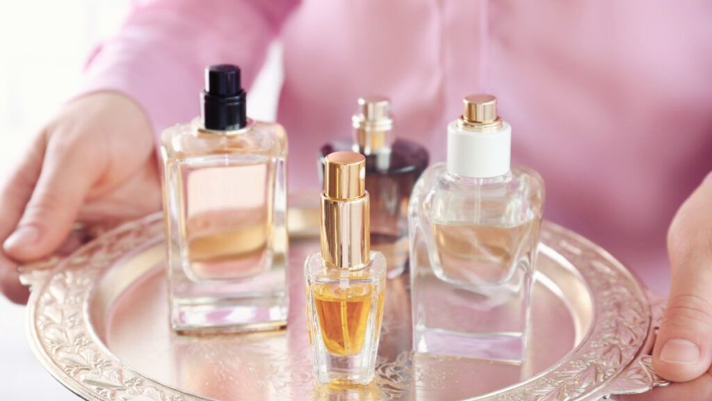 Body mist là gì? hướng dẫn sử dụng body mist để lưu hương lâu và hiệu quả