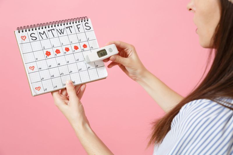 Sự mất cân bằng giữa hai hormone estrogen và progesterone là nguyên nhân chính gây ra rối loạn kinh nguyệt