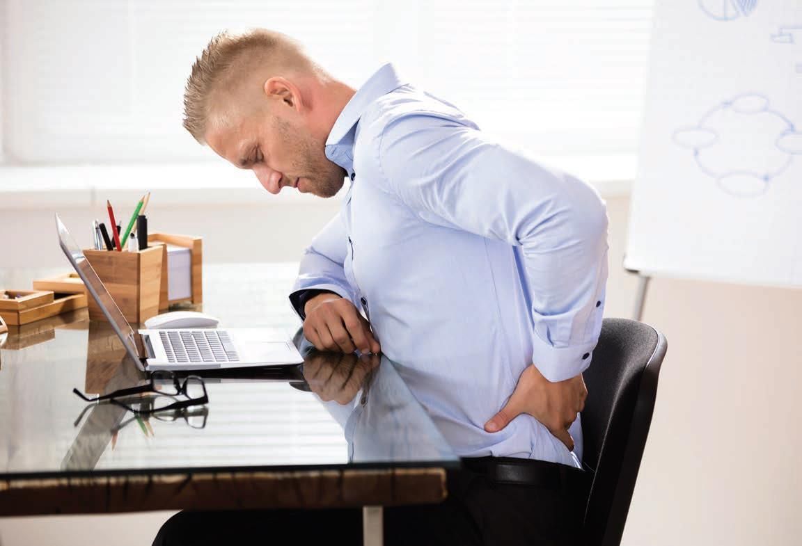 Rách vòng xơ đĩa đệm có thể dẫn đến chèn ép dây thần kinh và nhiều biến chứng cột sống