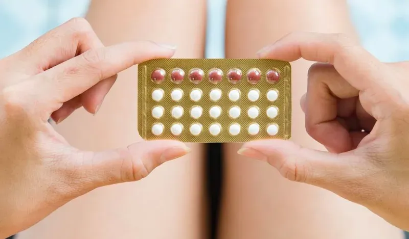 Tuân thủ khuyến cáo về liều thuốc tránh thai để không ảnh hưởng kì kinh nguyệt