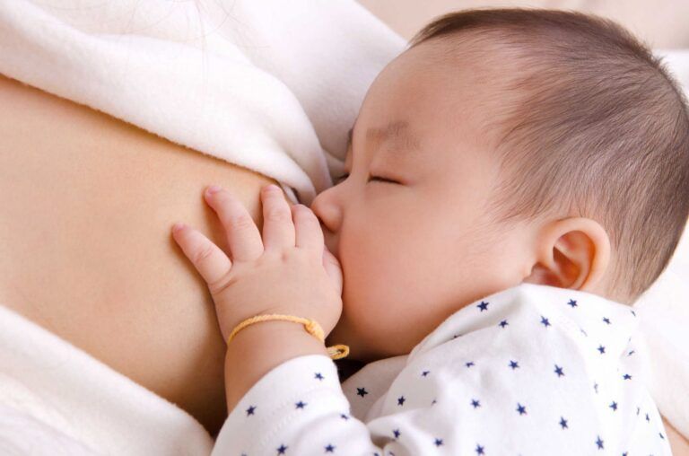 Tư vấn chuyên khoa giúp mẹ lựa chọn thực phẩm phù hợp nhất với cơ địa sau sinh 