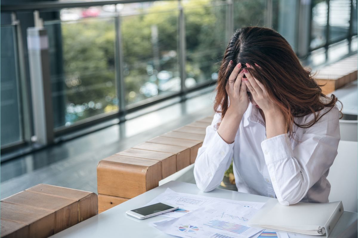 7 dấu hiệu thiếu hụt nội tiết tố ở phụ nữ cần biết để bảo vệ sức khỏe và vẻ đẹp