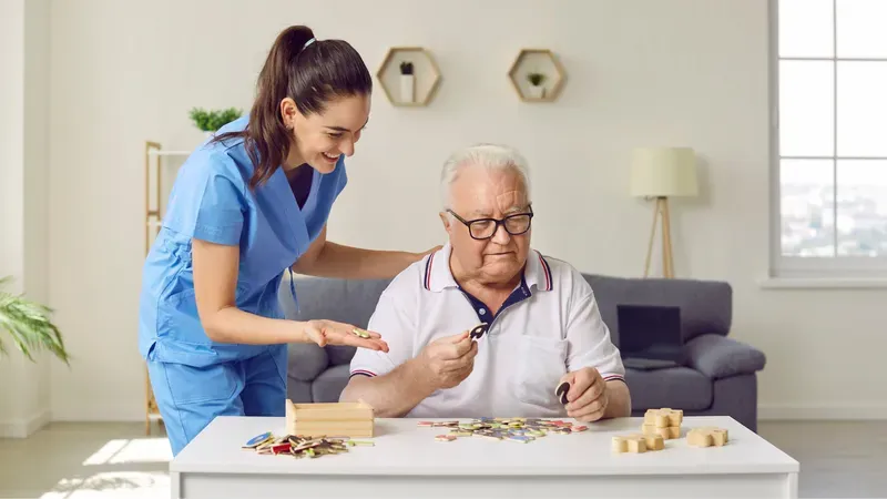 Thăm khám chuyên khoa sớm giúp phân biệt Alzheimer với các rối loạn trí nhớ có thể điều trị được