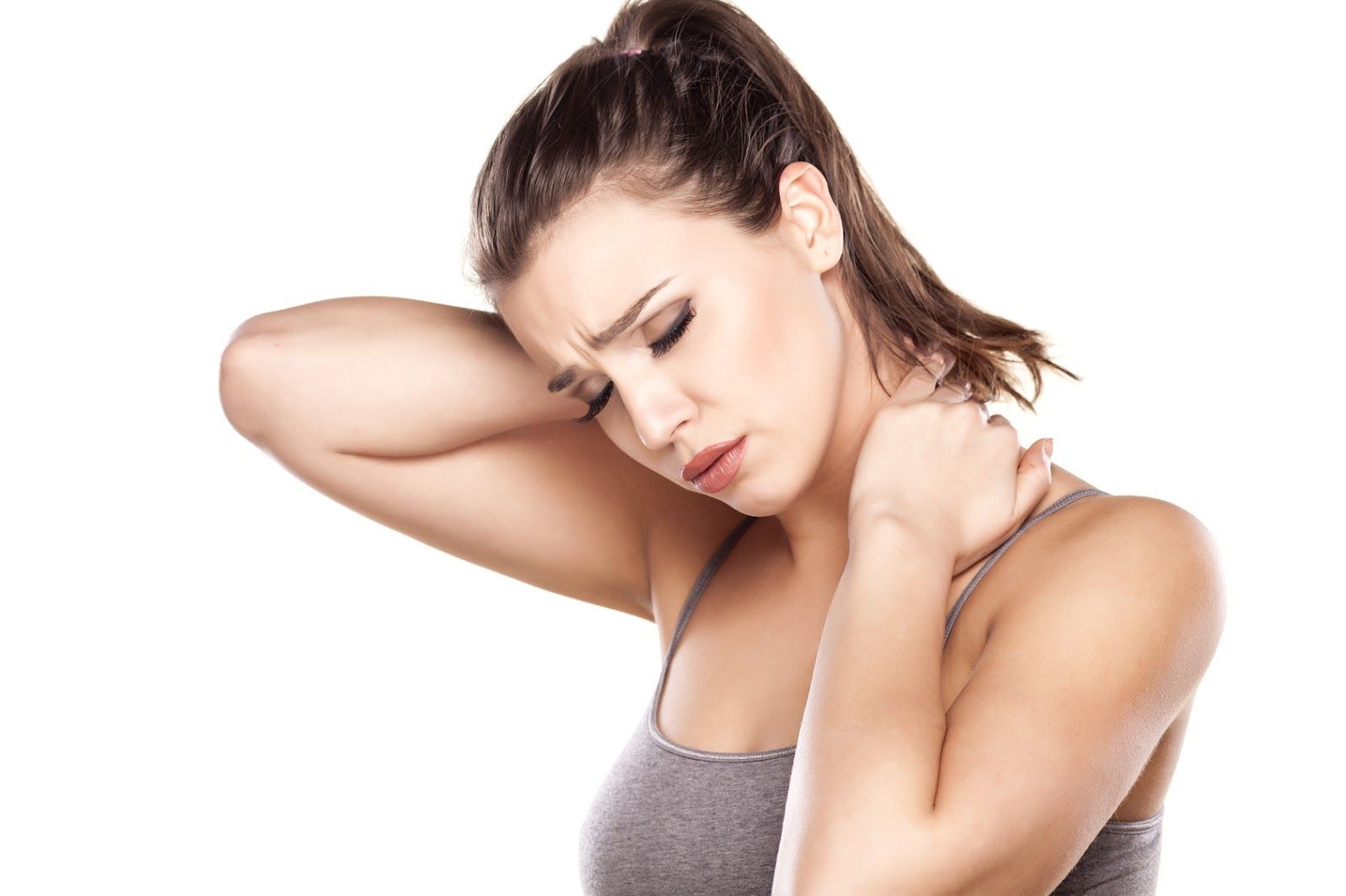 Sự chèn ép dây thần kinh là nguyên nhân chính dẫn đến tình trạng cơ bắp co cứng và đau nhức