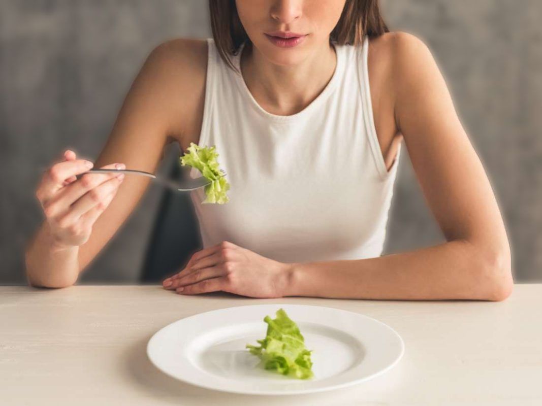 Hình minh họa Theo dõi định kỳ giúp kiểm soát cholesterol và giảm nguy cơ biến chứng ( Nguồn: Sưu tầm )