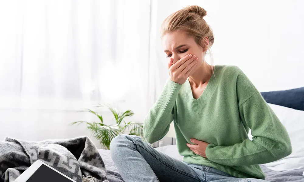 Tiêu chảy và buồn nôn là những phản ứng phụ thường gặp ở đường tiêu hóa khi dùng kháng sinh Azicine