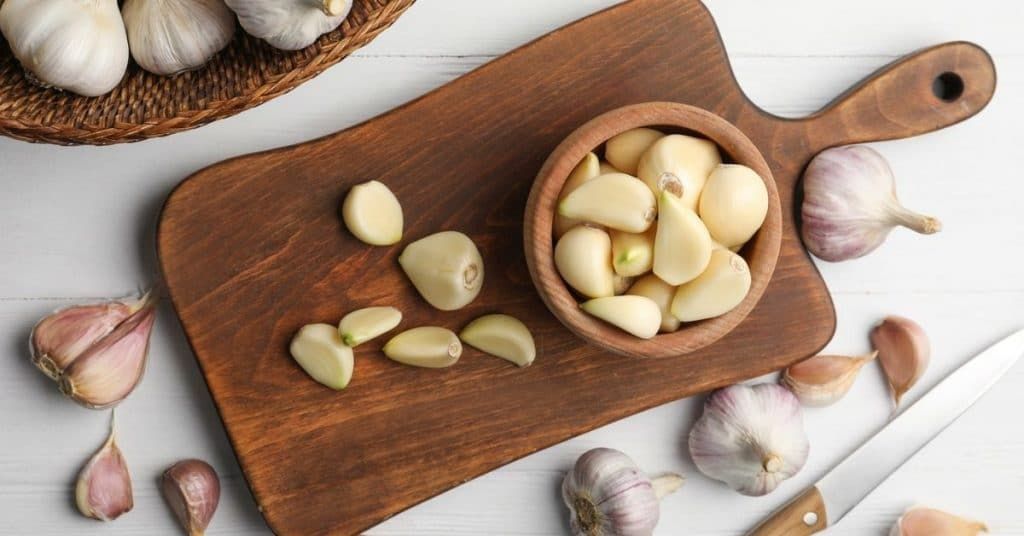 Chỉ nên sử dụng rượu tỏi với liều lượng rất nhỏ để hỗ trợ sức khỏe