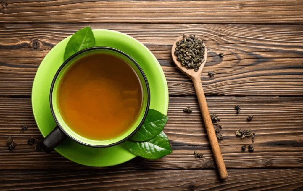 Trà thảo mộc là sự thay thế an toàn giúp ổn định huyết áp và an thần
